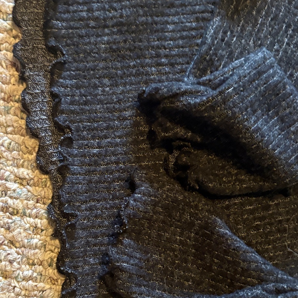 NWT Black Ribbed Women's Sweater - Picture 4 of 4